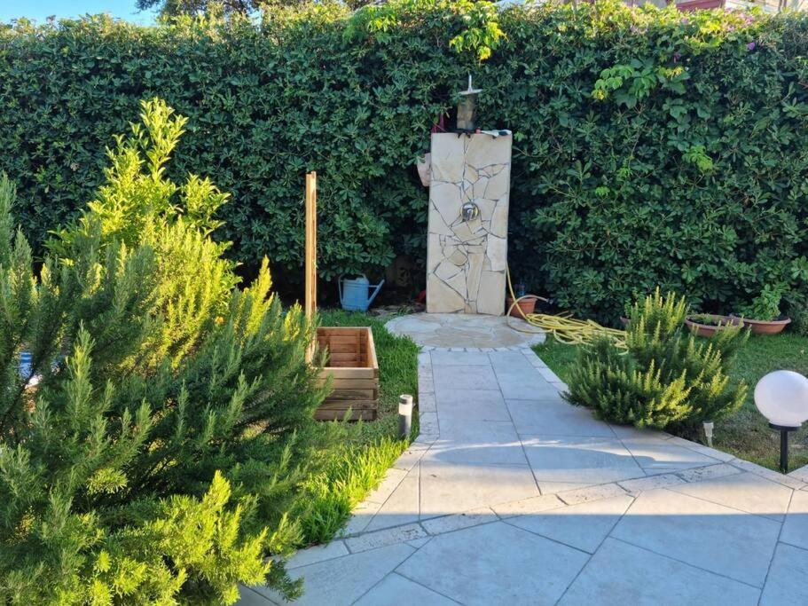 Villa Tea, Residenza Incantevole Con Giardino . Flumini di Quartu Dış mekan fotoğraf